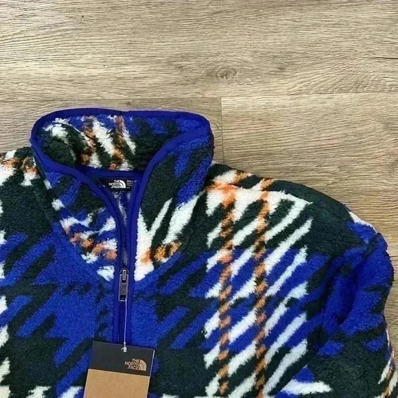 The North Face Girl’s Fleece Hoodie, Large (Size 12) - Picture 2 of 9